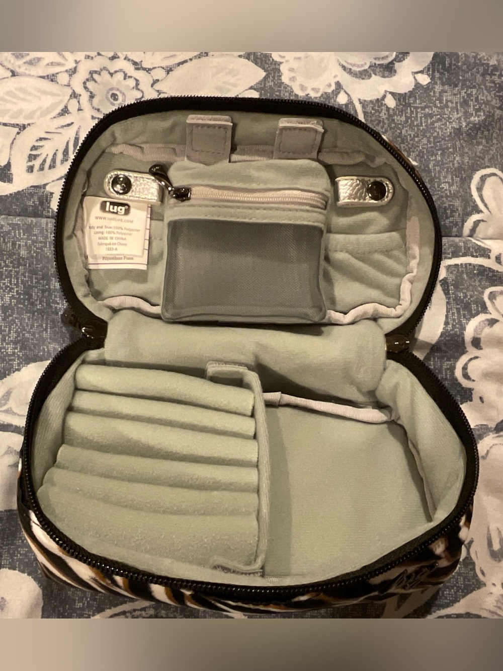Lug Swizzle Jewelry Case, Zebra Sand - Picture 3 of 4